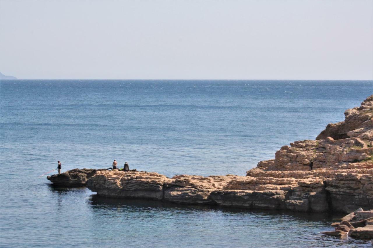 Lluna L' Escala Dış mekan fotoğraf